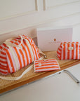 coffret-maternite-lollipop-sac-a-langer-matelas-a-langer-nomade-protege-carnet-de-sante-lollipop-rayures-rose-orange-coeur-bebe-milinane