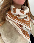 grand-foulard-motif-tigre-blanc-et-orange-milinane