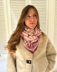 grand-foulard-pour-femme-et-enfant-motif-rayure-coeur-rose-milinane