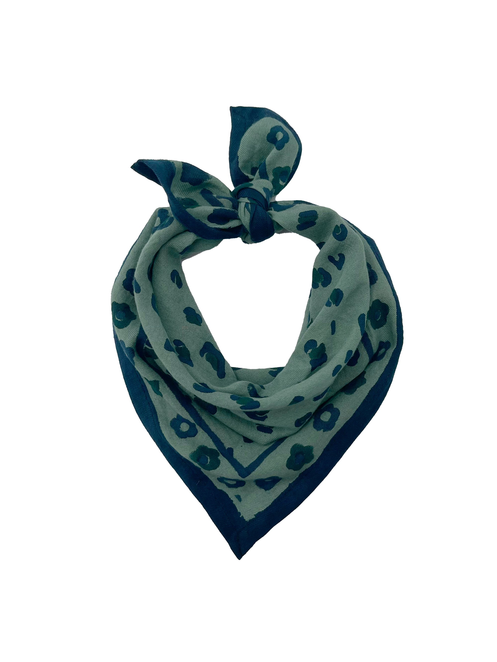 petit-foulard-oscar-50-par-50-enfant-adulte-graou-celadon-leopard-milinane