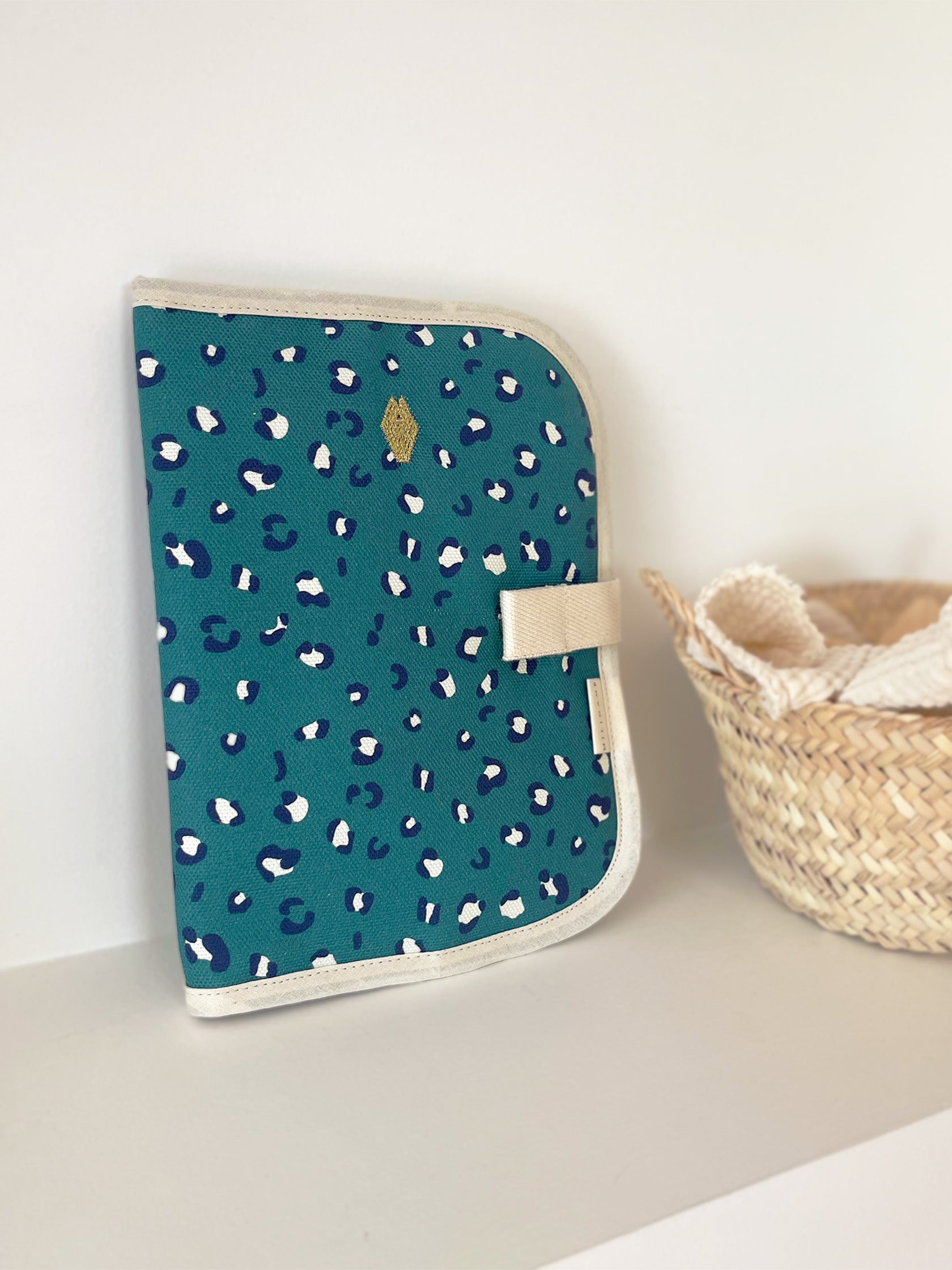 protege-carnet-de-sante-bebe-graou-orage-milinane