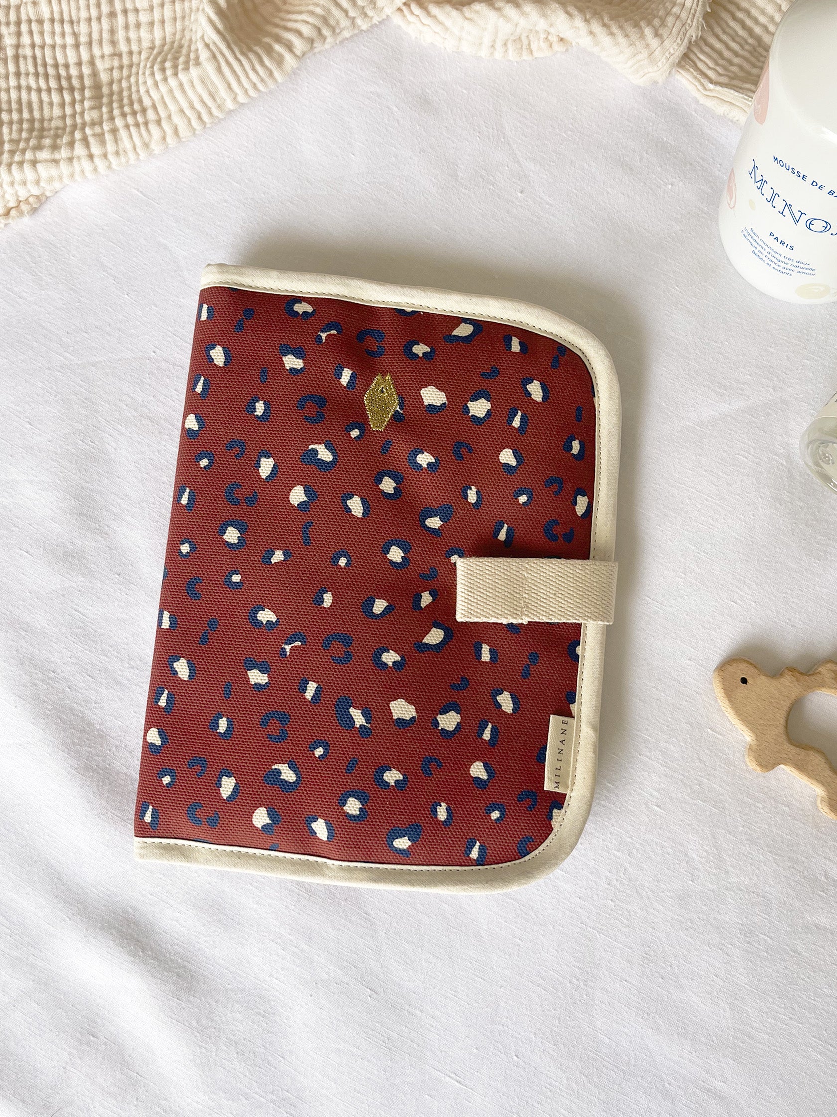 protege-carnet-de-sante-graou-brique-pour-bebe-personnalisable-milinane