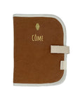 protege-carnet-de-sante-personnalisable-avec-prenom-couleur-camel-milinane