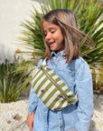 sac-banane-pour-enfant-rayure-verte-coeur-violet-milinane