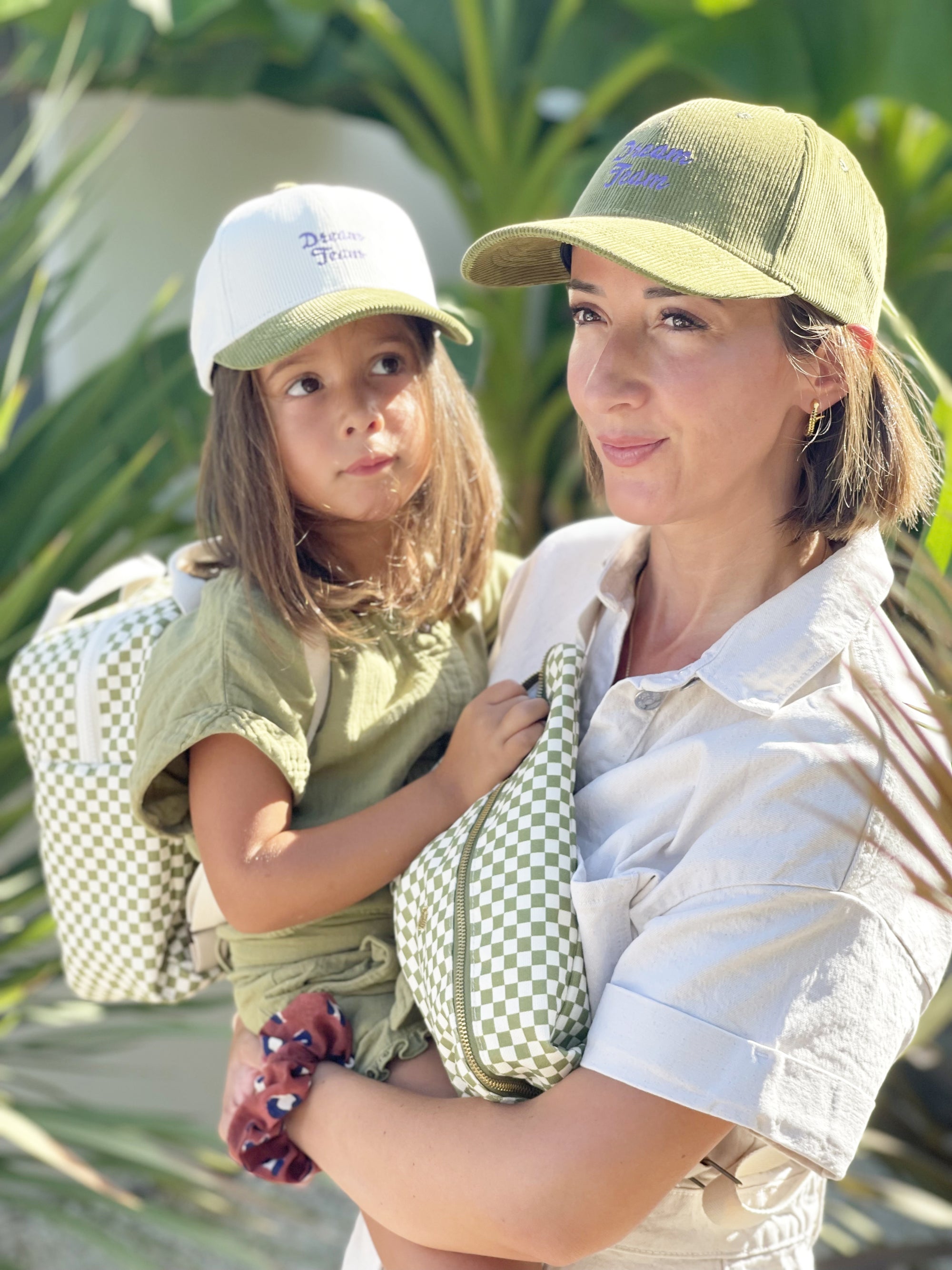 casquettes-enfant-maman-adulte-dream-team-velours-côtelé-vert-olive-kaki-violet-blanc-milinane