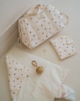coffret-maternite-waikiki-sac-a-langer-matelas-a-langer-nomade-protege-carnet-de-sante-waikiki-surfer-milk-blanc-bebe-milinane