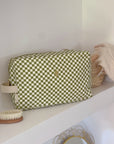 grande trousse de toilette bébé en damier vert olive milinane