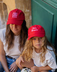 duo-casquettes-rouge-matchy-matchy-zou-bisou-ciao-bella-femme-enfant-milinane