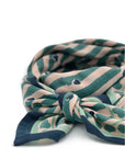 grand-petit-foulard-bleu-ecru-marine-rayures-coeurs-cote-milinane