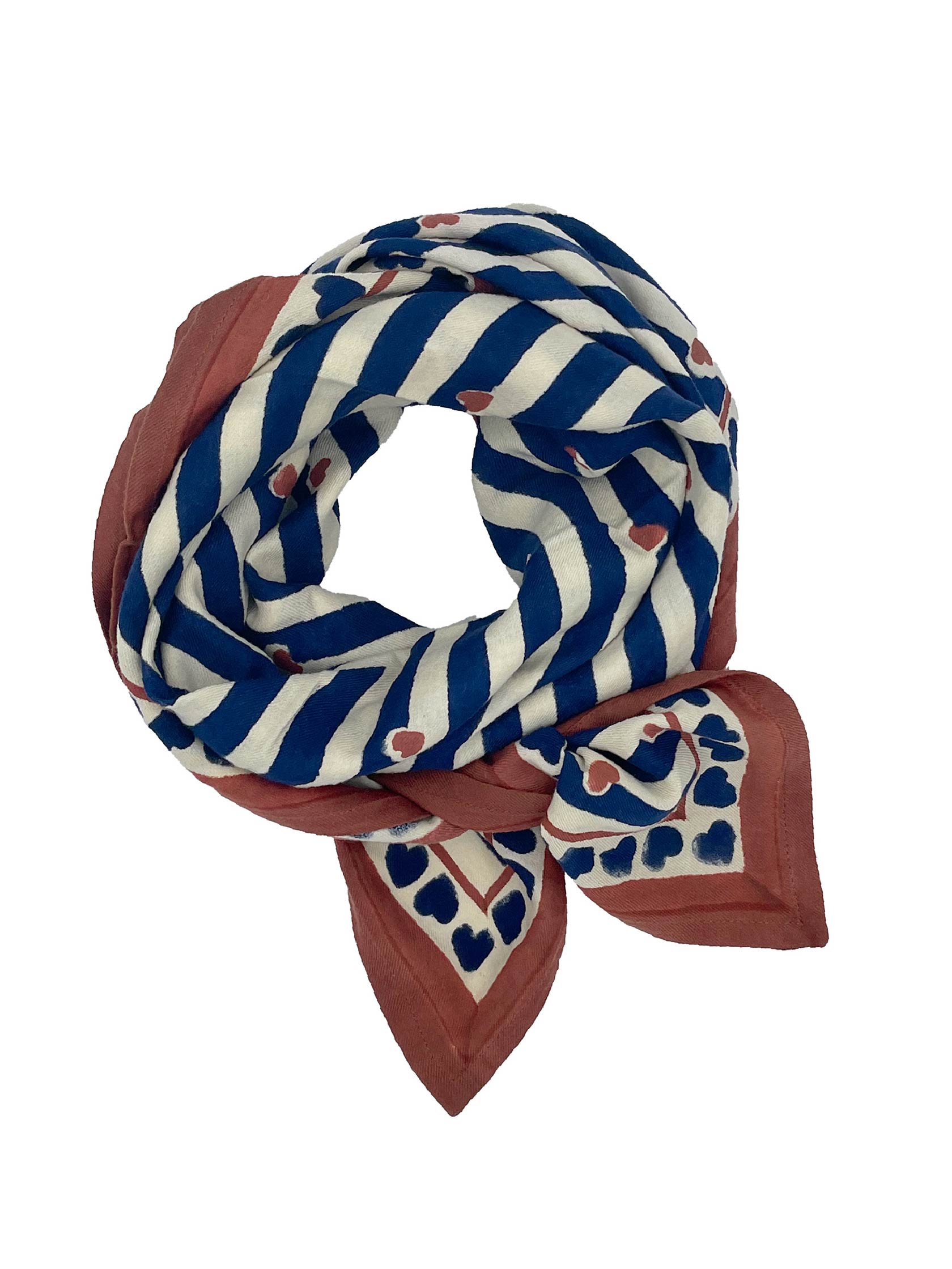 grand-petit-foulard-brique-ecru-bleu-marine-rayures-coeurs-dessus-milinane