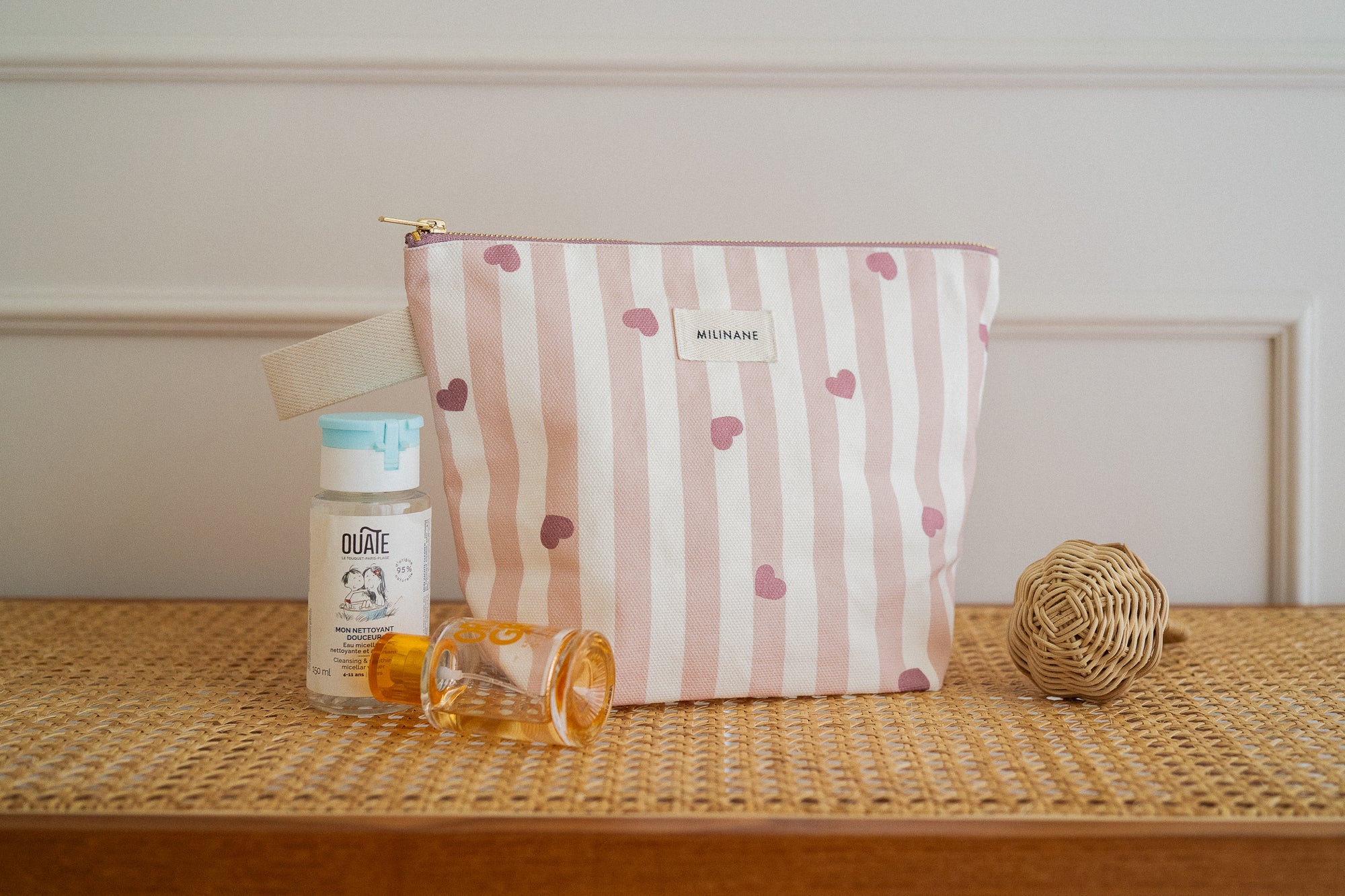 grande-trousse-de-toilette-jeannette-motif-candy-cane-rayure-coeur-rose-milinane