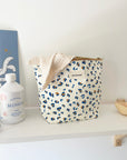 grande-trousse-de-toilette-motif-leopard-bleu-blanc-marron-en-cotton-femme-enfant-milinane