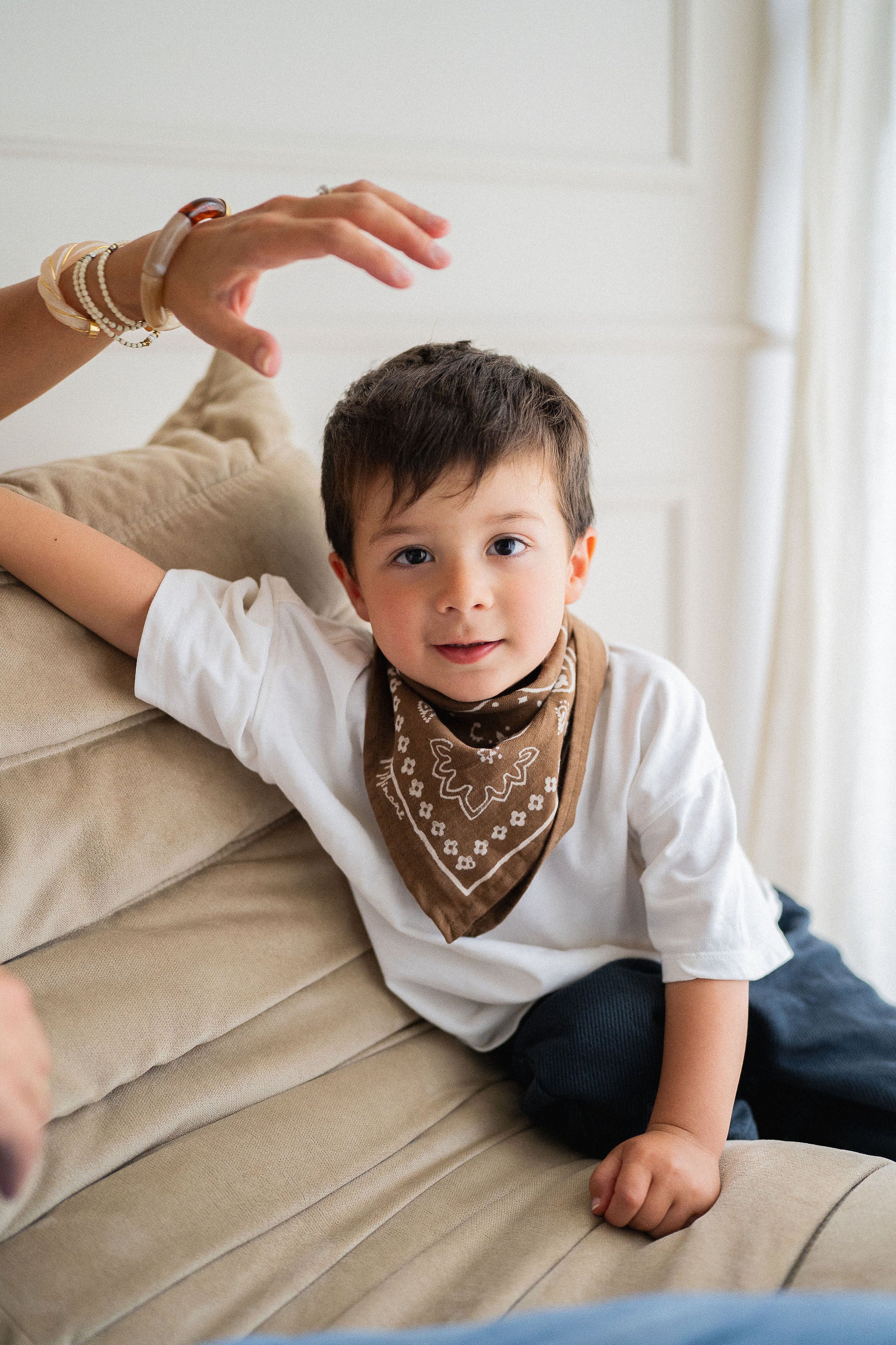 petit-foulard-oscar-bandana-paisley-marron-block-print-indien-coton-enfant-milinane