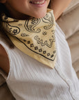 petit-foulard-oscar-bandana-paisley-vanille-beige-noir-block-print-indien-coton-milinane