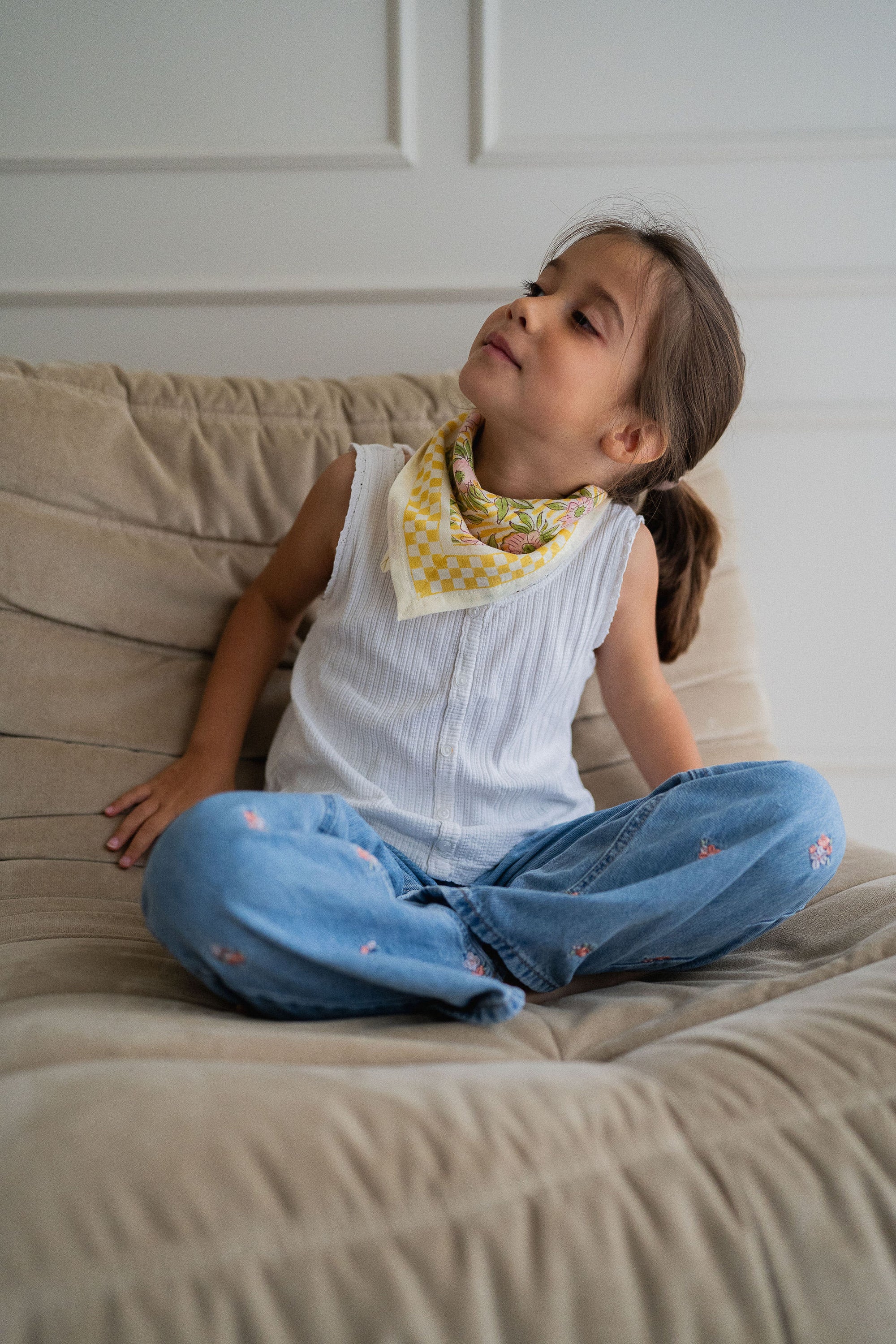 petit-foulard-oscar-fleurs-pivoine-jaune-rose-block-print-coton-enfant-milinane