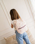 petit-sac-a-dos-noe-ecole-maternelle-enfant-candy-cane-motif-coeurs-rayures-rose-milinane