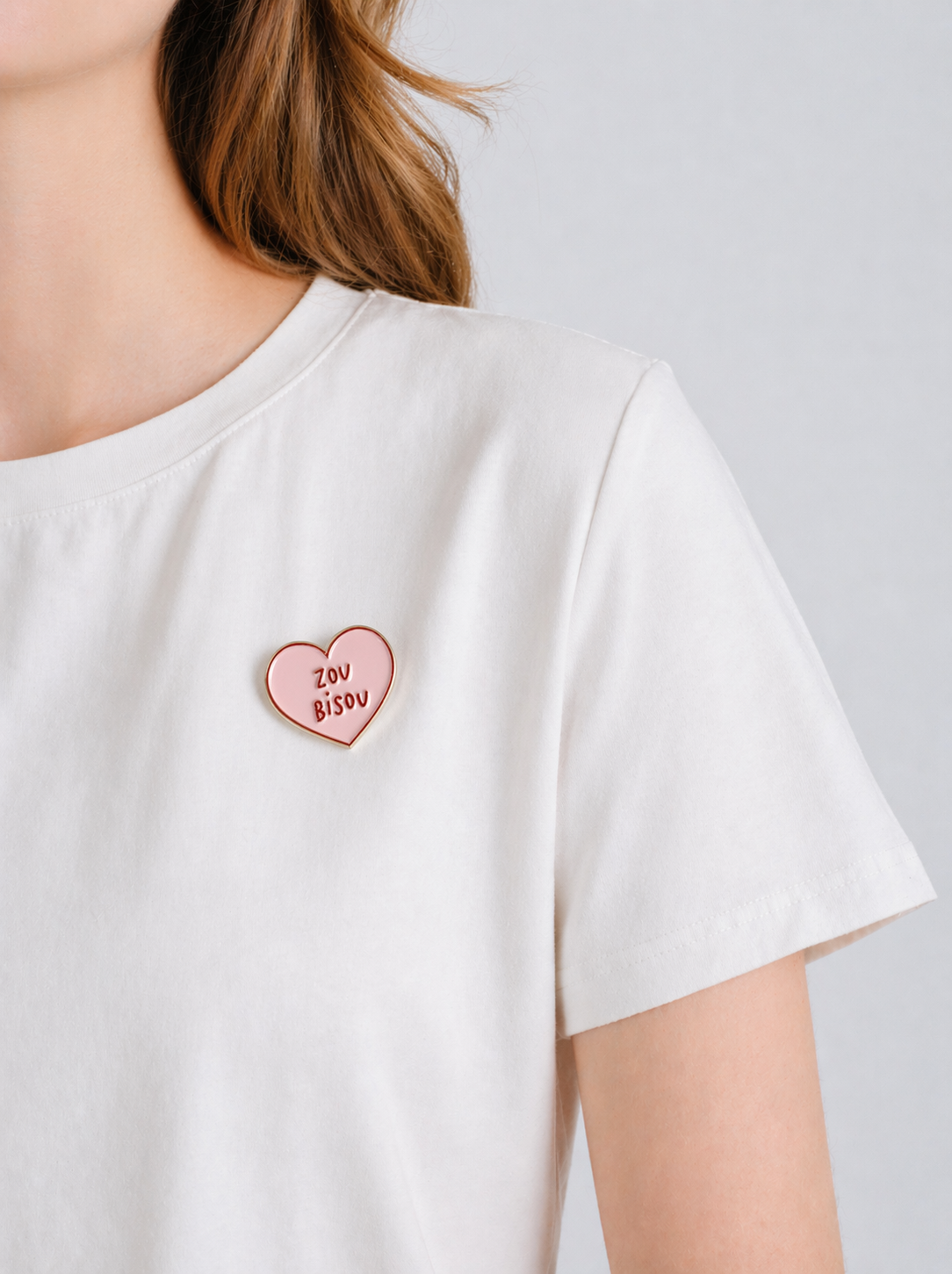 pins-a-accrocher-zou-bisous-rose-enfant-en-metal-dore-milinane