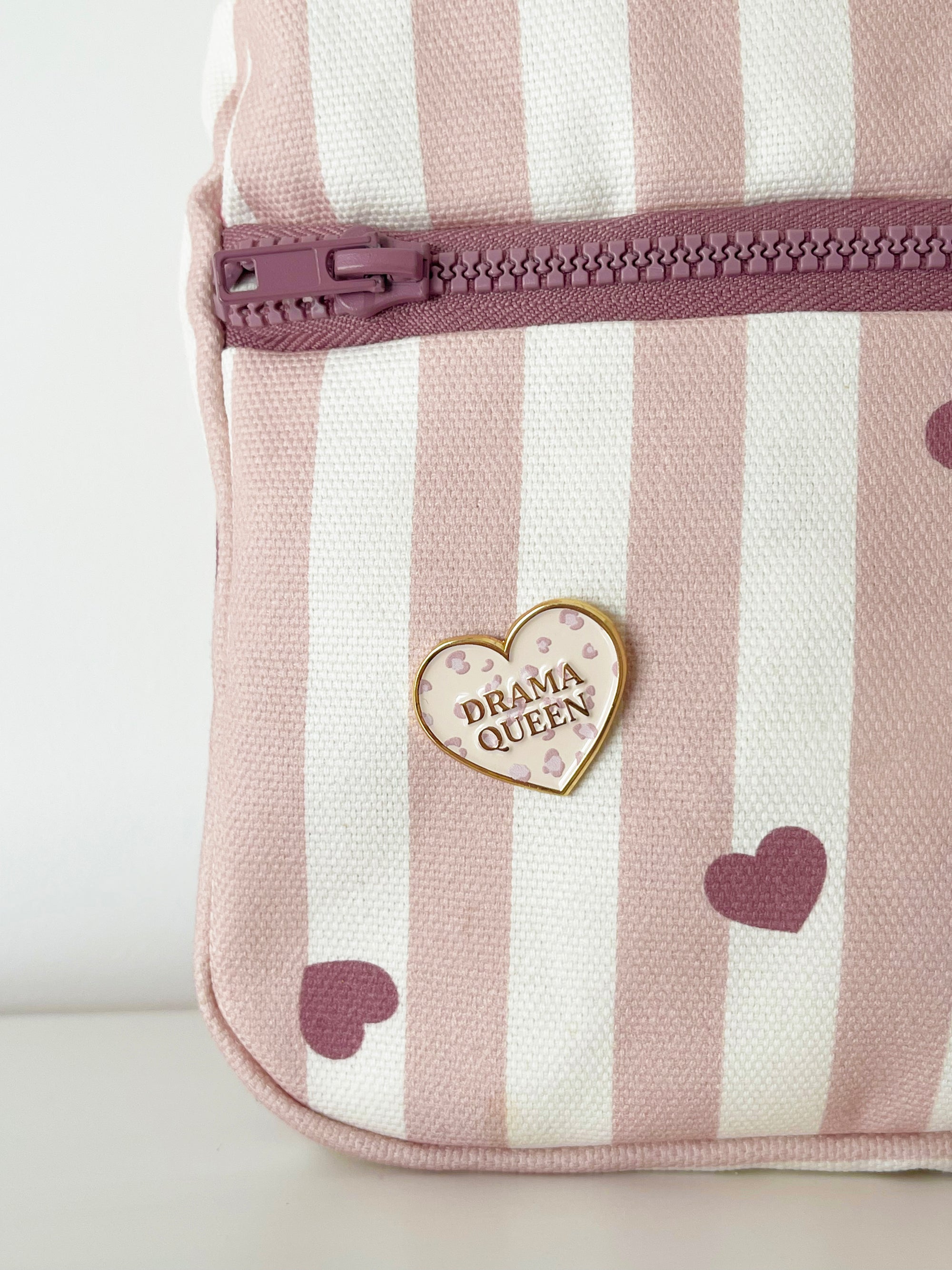 pins-drama-queen-pour-enfant-leopard-rose-milinane