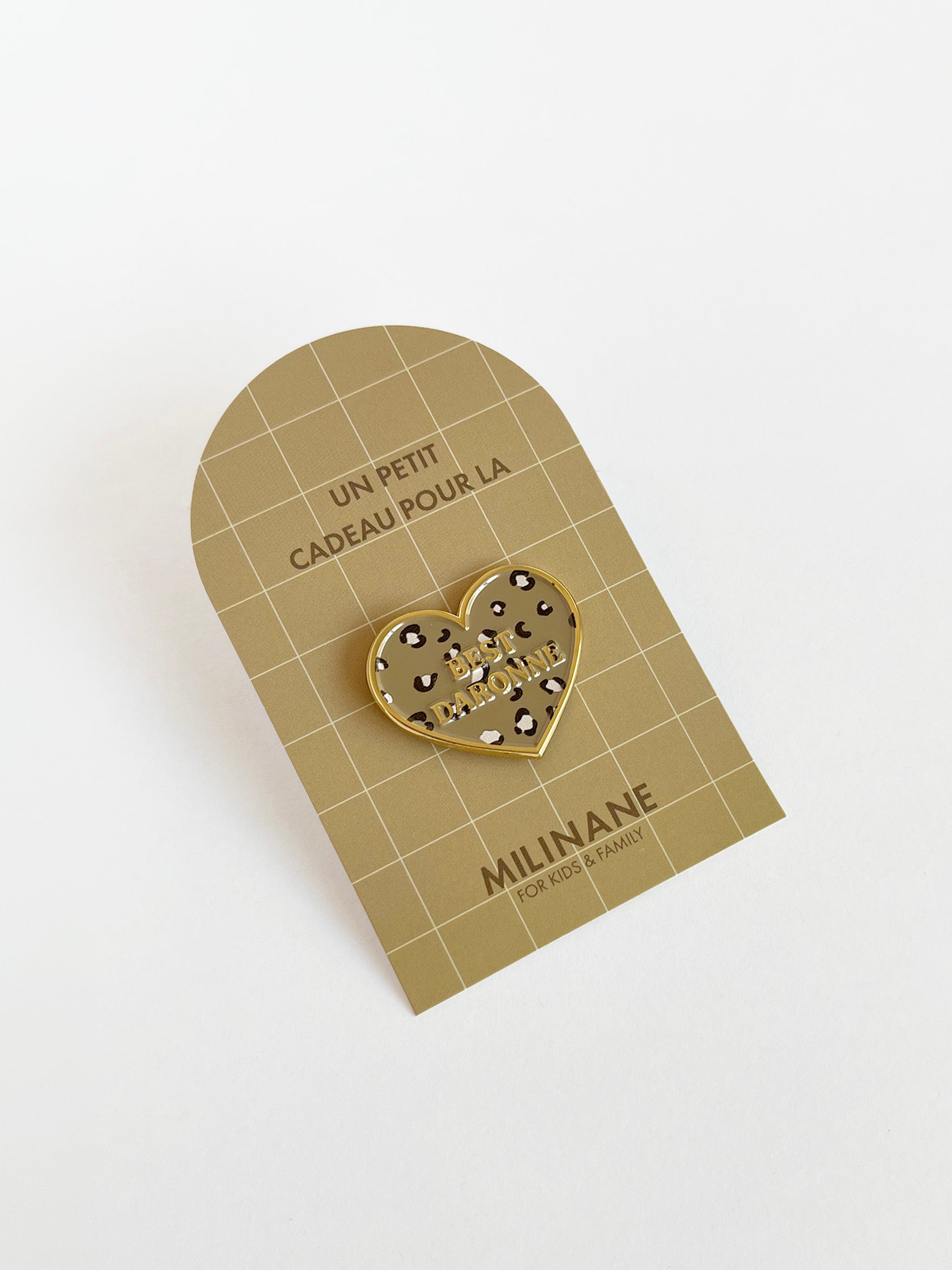 pins-leopard-best-daronne-avec-carte-cadeau-marron-en-metal-milinane
