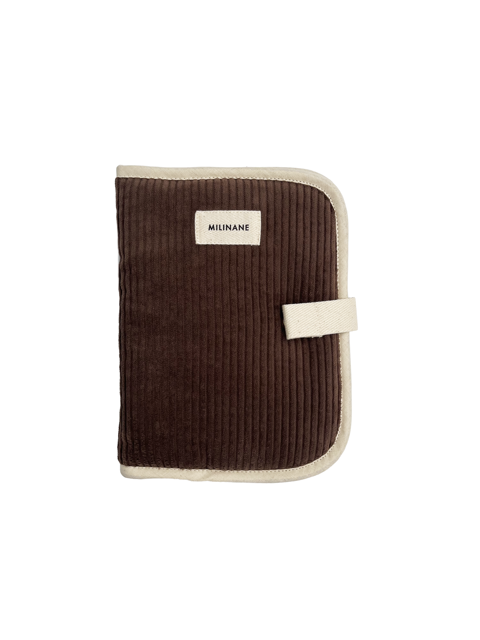 protege-carnet-de-sante-edgar-marron-chocolat-velours-cotele-cadeau-naissance-bebe-milinane