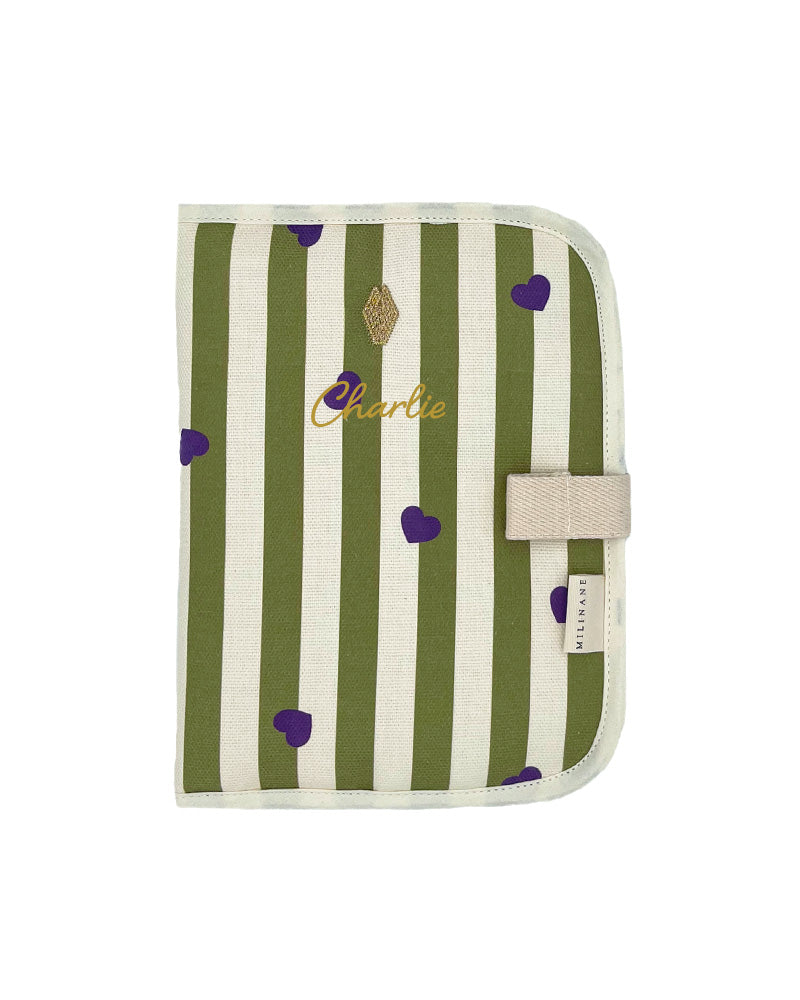 protege-carnet-de-sante-pour-bebe-motif-rayure-coeur-violet-vert-personnalisable-milinane