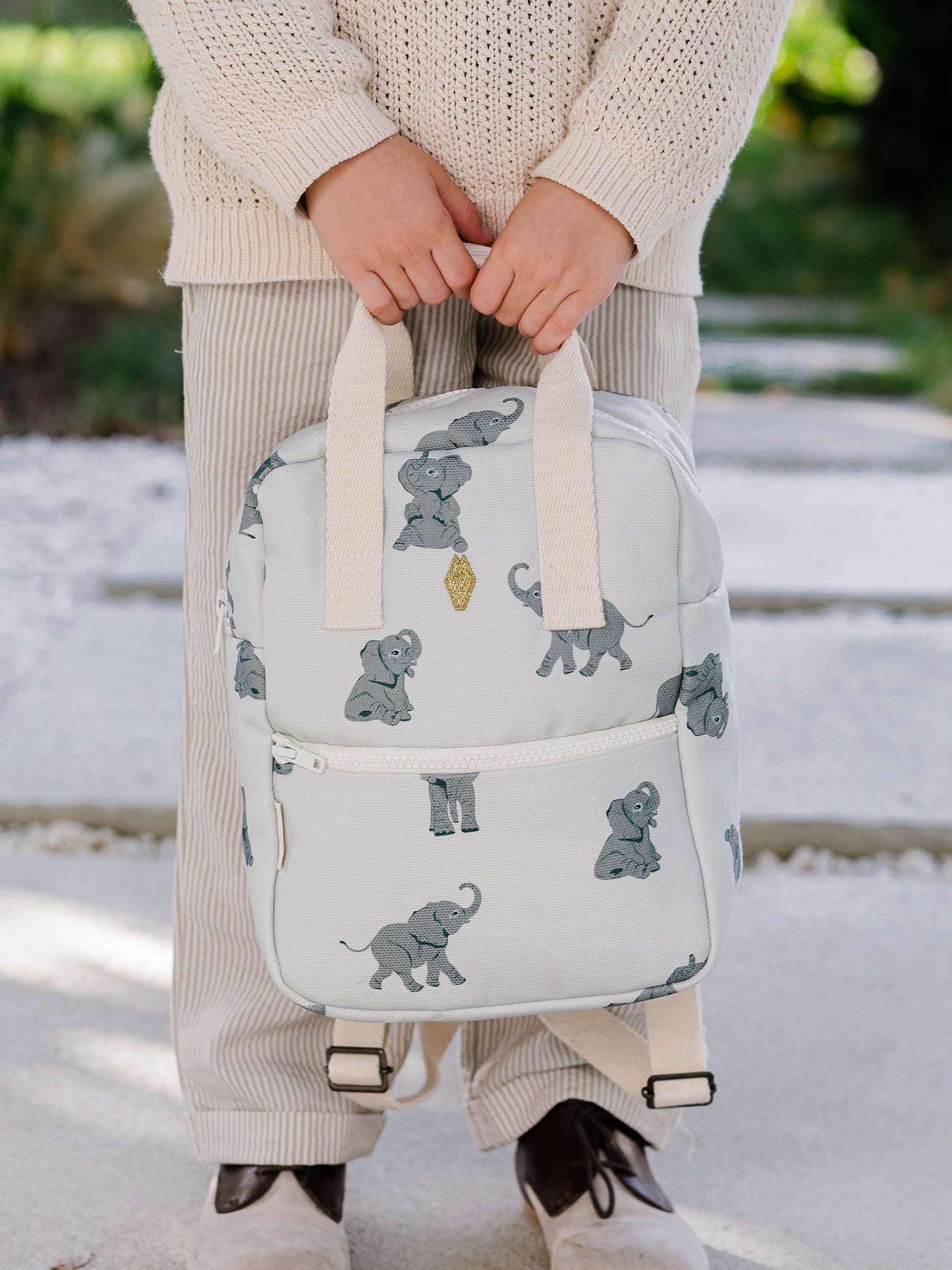 sac à dos bébé éléphant maternelle milinane