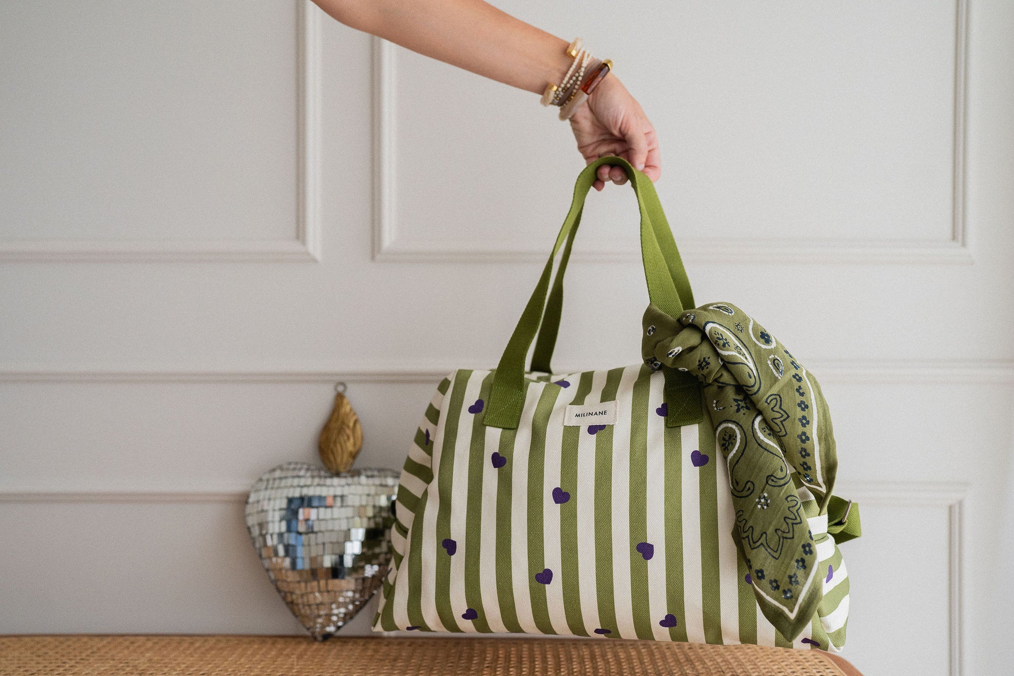 sac-a-langer-joseph-maternite-bebe-stripe-and-love-rayures-coeur-vert-violet-maman-ambiance-front-milinane