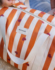 sac-a-langer-weekend-made-in-europe-rayure-orange-coeur-bordeaux-milinane