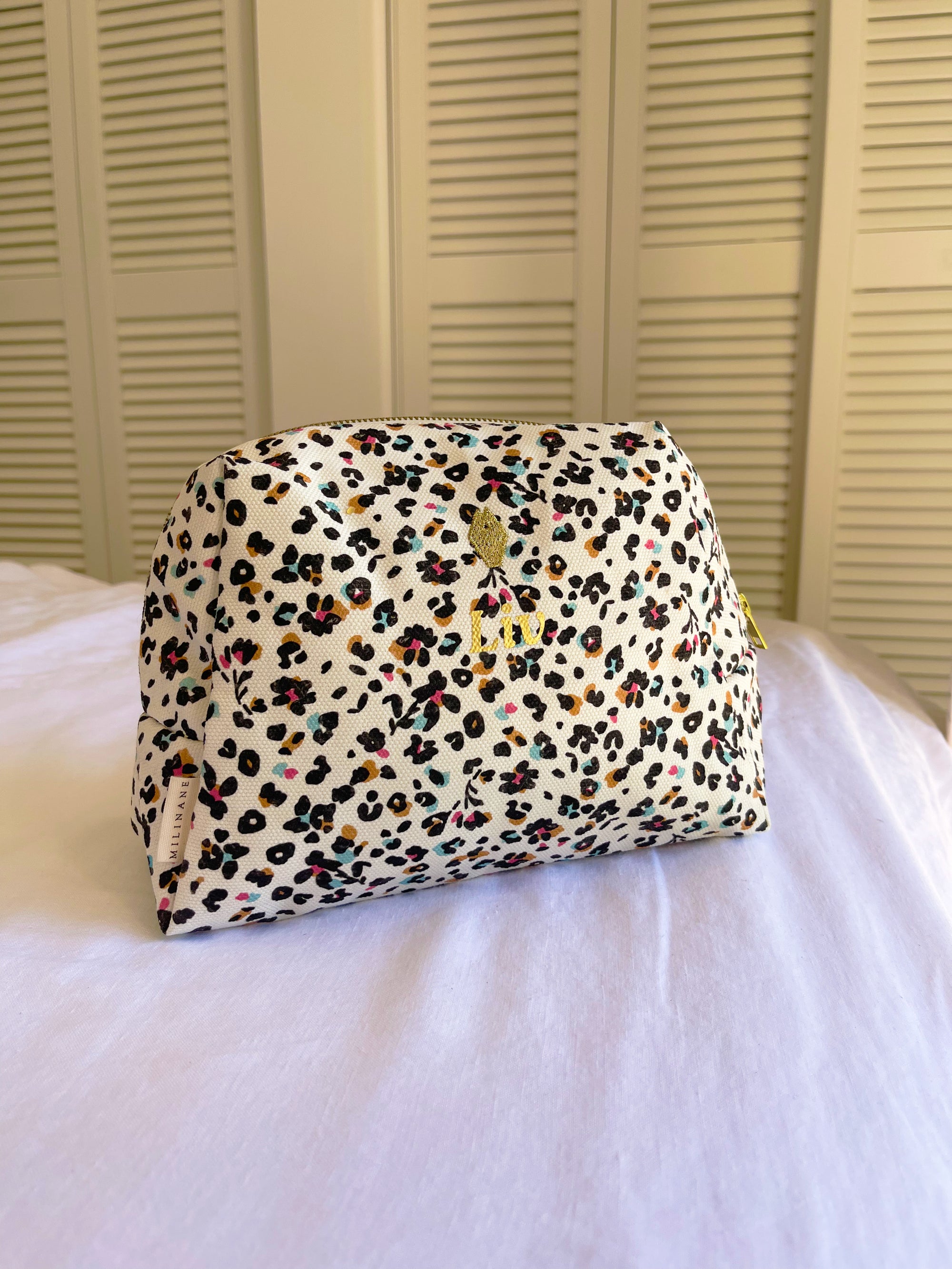 trousse-de-toilette-enfant-personnalisable-avec-preniom-motif-leopard-milinane