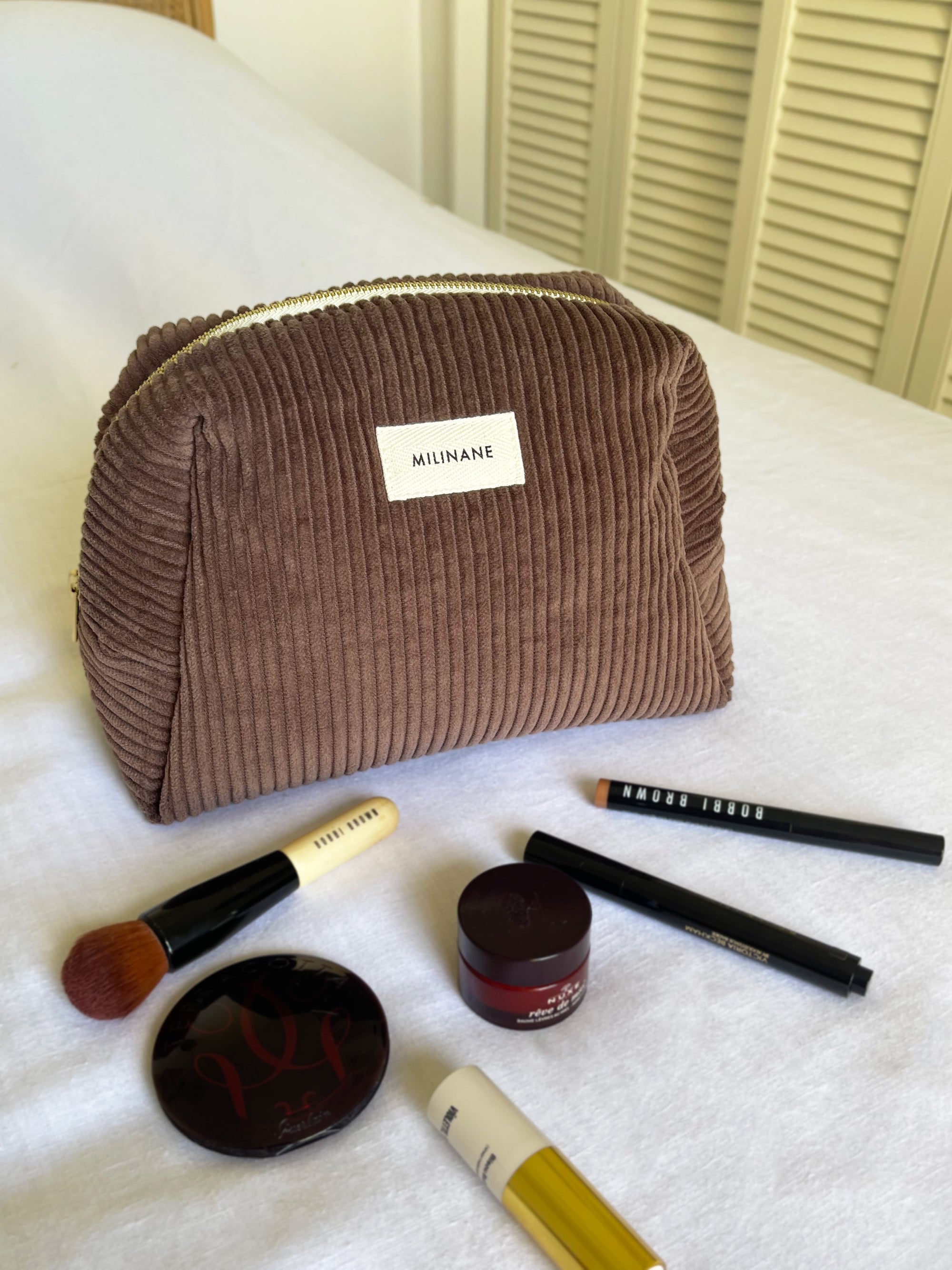 trousse-de-toilette-jade-bebe-maman-enfant-femme-adulte-velours-cotele-marron-chocolat-ambiance-milinane