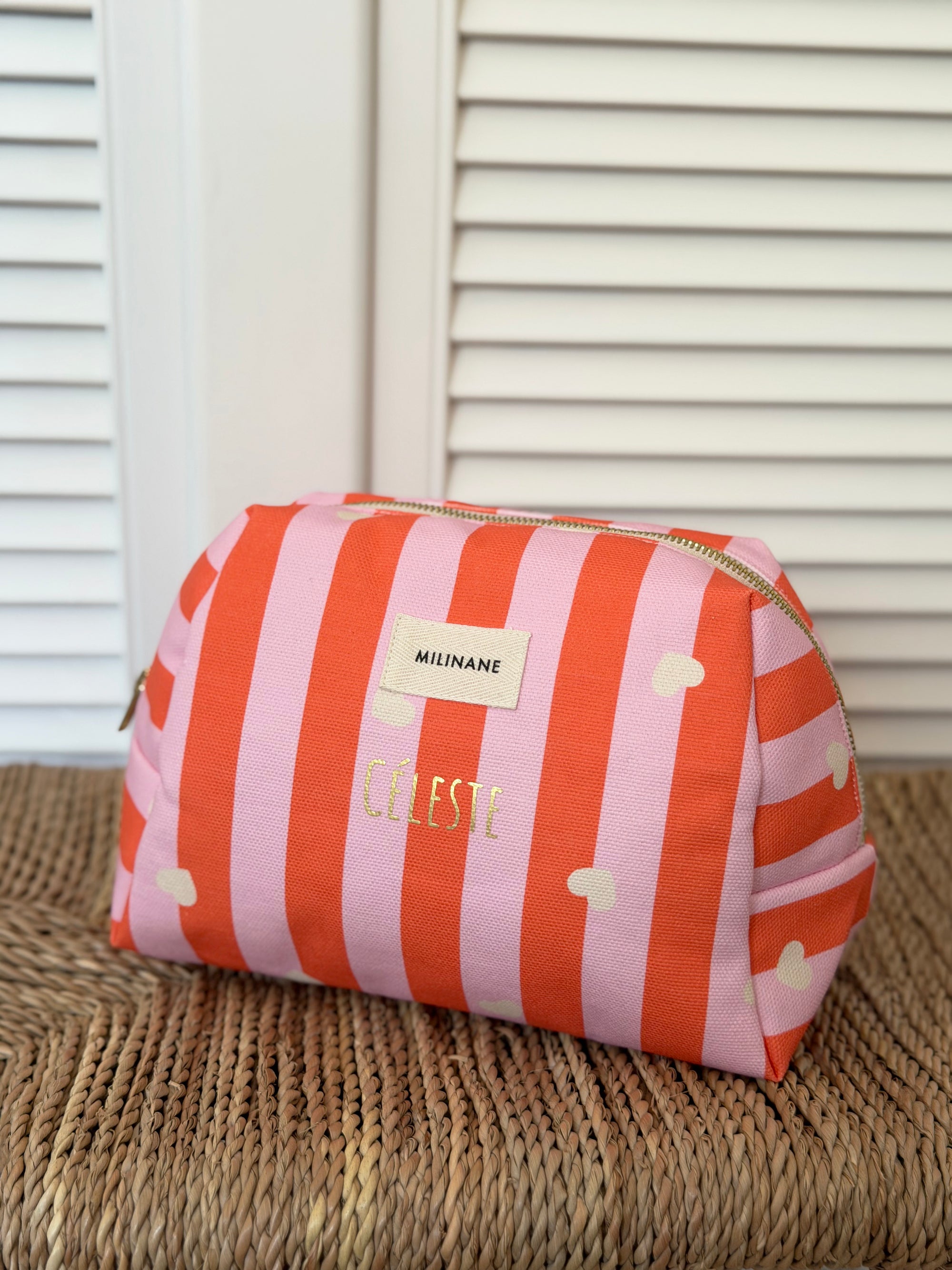 trousse_de_toilette_pour_femme_et_enfant_bebe_caramel_rayure_orange_coeur_bordeaux_personnalisable